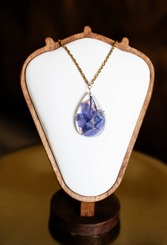 Flower in Resin Pendant Necklace