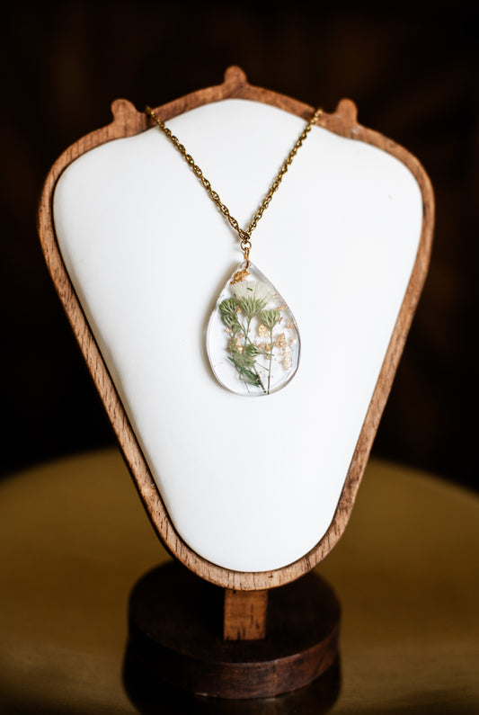 Flower in Resin Pendant Necklace
